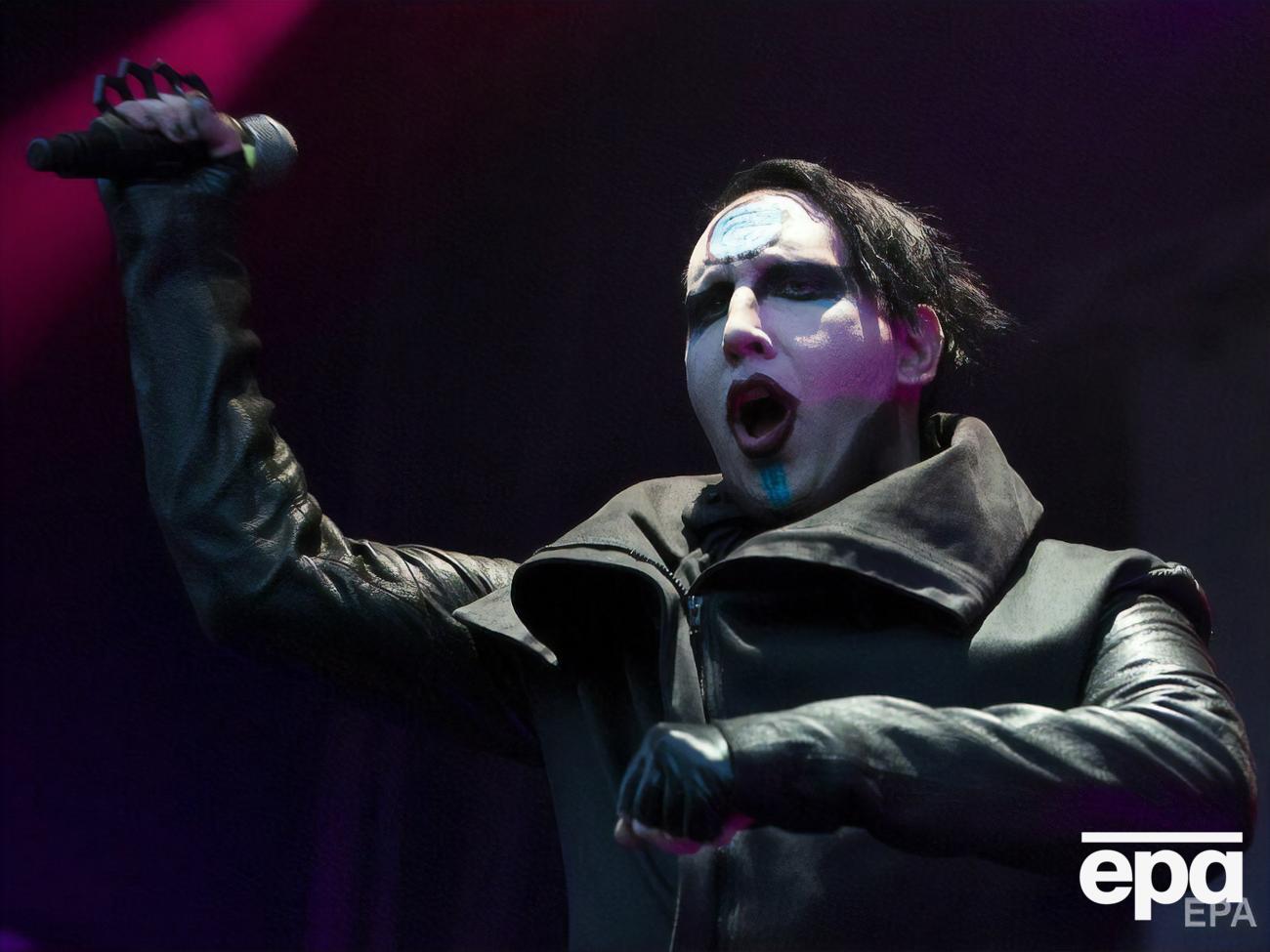 В конце мая Мэнсона объявили в розыск