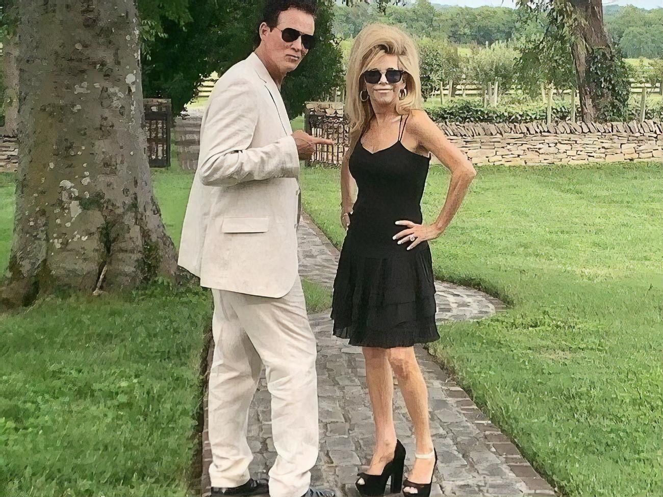 Вместе с актером погибла его жена