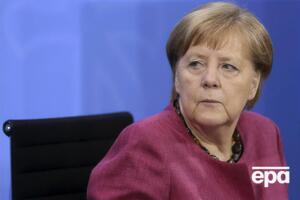 По данным СМИ, АНБ получило доступ к текстовым сообщениям и звонкам Меркель и других политиков в 2012–2014 годах