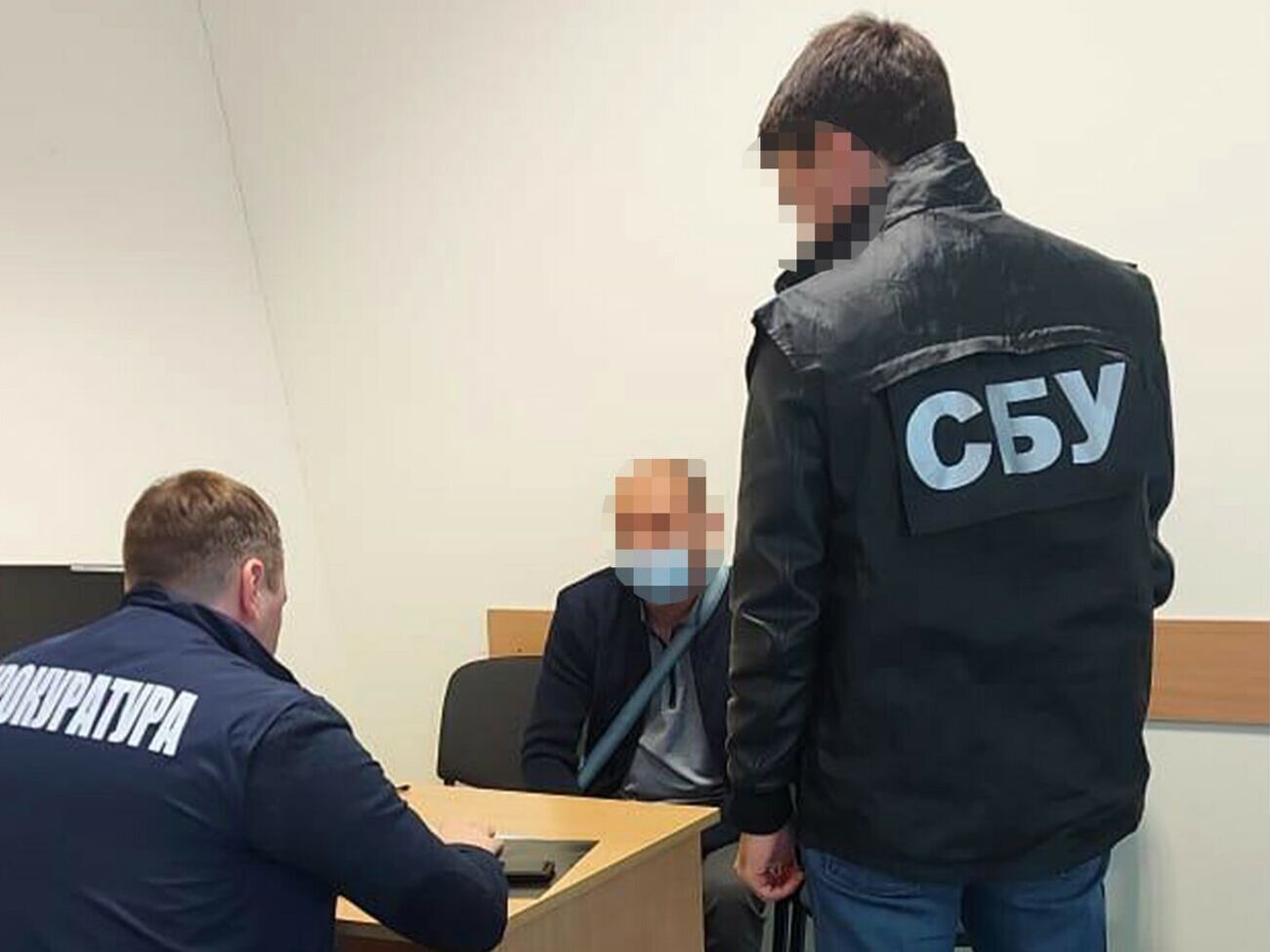 Під час обшуків правоохоронці вилучили електронні носії інформації та інші докази протиправної діяльності фігурантів