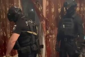 Для задержания стрелка были привлечены бойцы полиции особого назначения