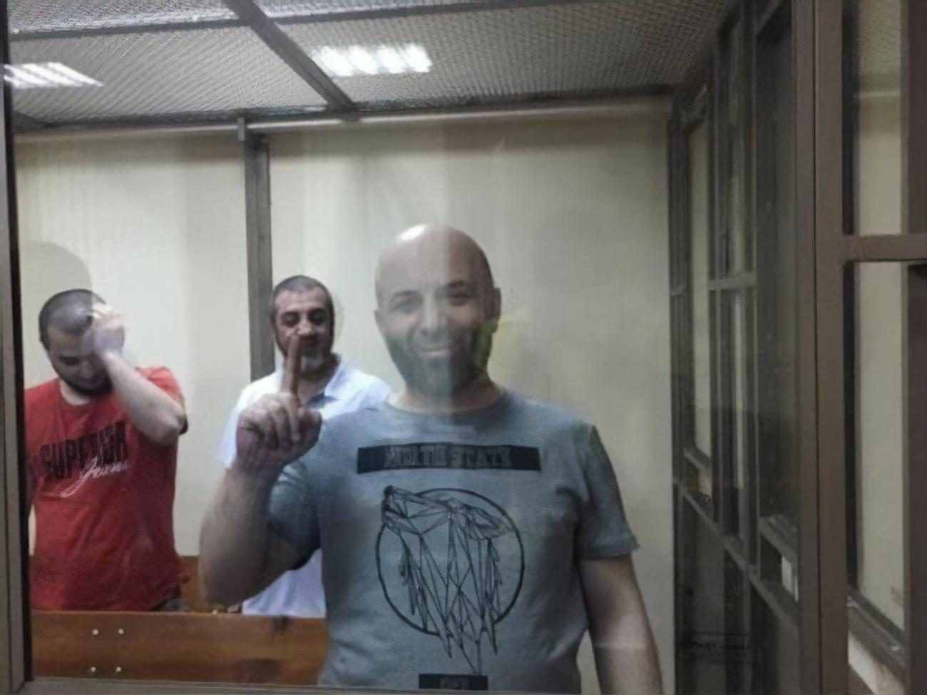 Теймура Абдуллаєва (на фото в центрі) затримали восени 2016 року