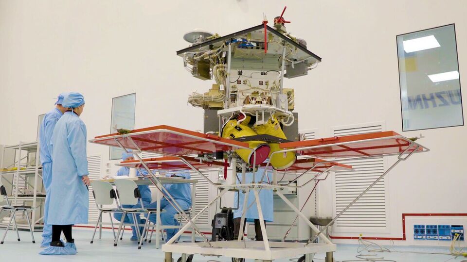 КБ "Південне" зараз завершує будівництво супутника "Січ-2-30"