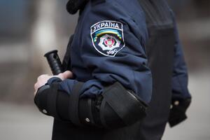 Поліцейських, які побили чоловіка, усунули від посад