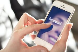Повідомлення Facebook почало з'являтися після оновлення Apple iOS 14, яке стосується конфіденційності
