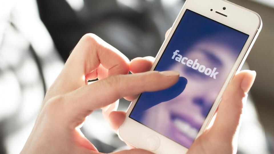 Уведомление Facebook начало появляться после обновления Apple iOS 14, касающегося конфиденциальности