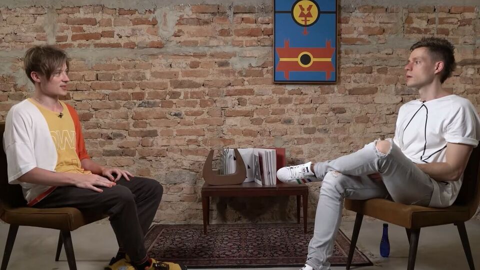 Интервью с Ивангаем (слева) у Дудя (справа) было опубликовано 18 марта