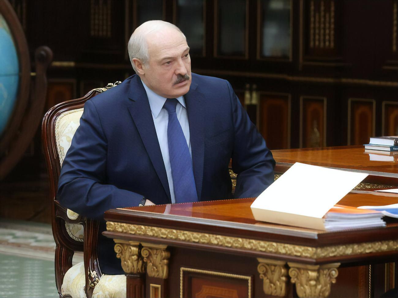 Лукашенко:&nbsp;Мне докладывали, есть некие проблемы (если они есть, конечно) по финансированию "антиковидных" мер