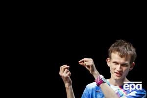 Бутерин родился в России, в шестилетнем возрасте он с родителями переехал в Канаду