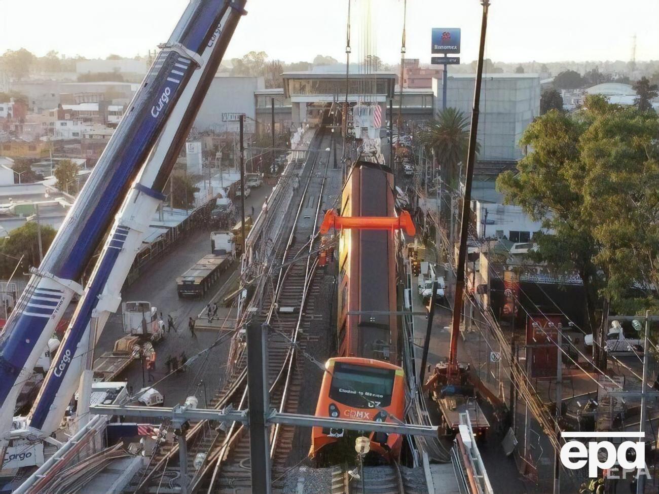 В Мехико под поездом метро обрушился мост. Число погибших выросло до 25, пострадавших &ndash; 80. Фоторепортаж