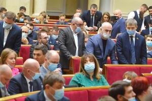 Согласно результатам опроса, в Верховную Раду проходят пять партий