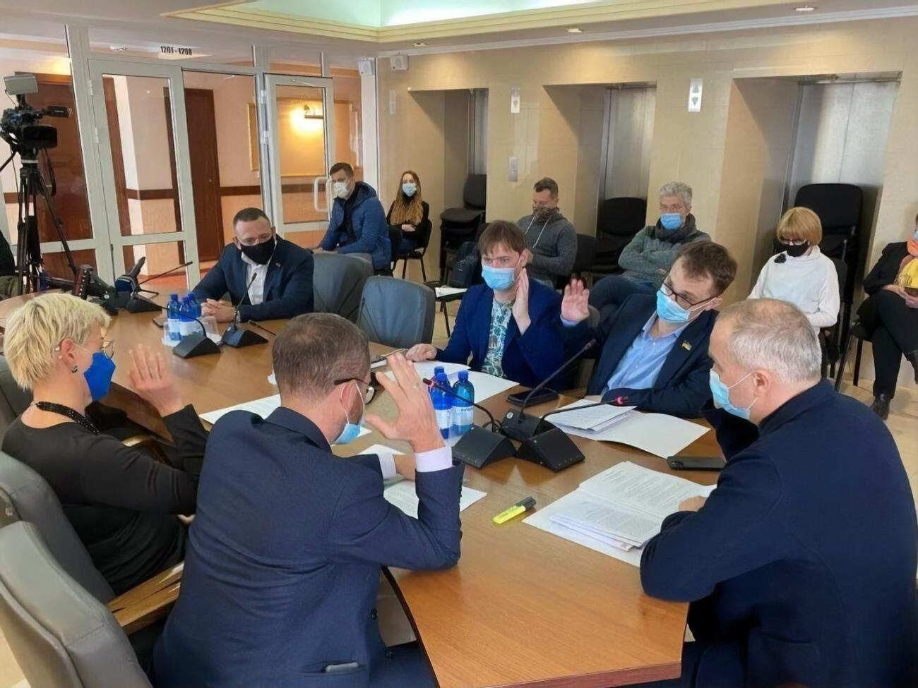 Депутати рекомендували ухвалити обидва законопроєкти в першому читанні