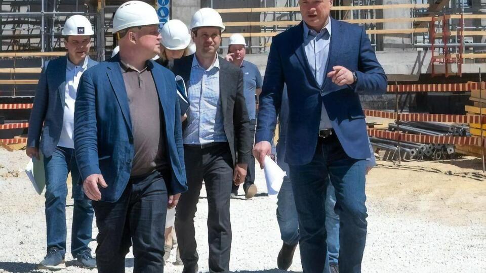 Хуснуллін (праворуч на фото) під час поїздки в анексований РФ Крим заявив, що на півострові потрібно шукати нові джерела водопостачання