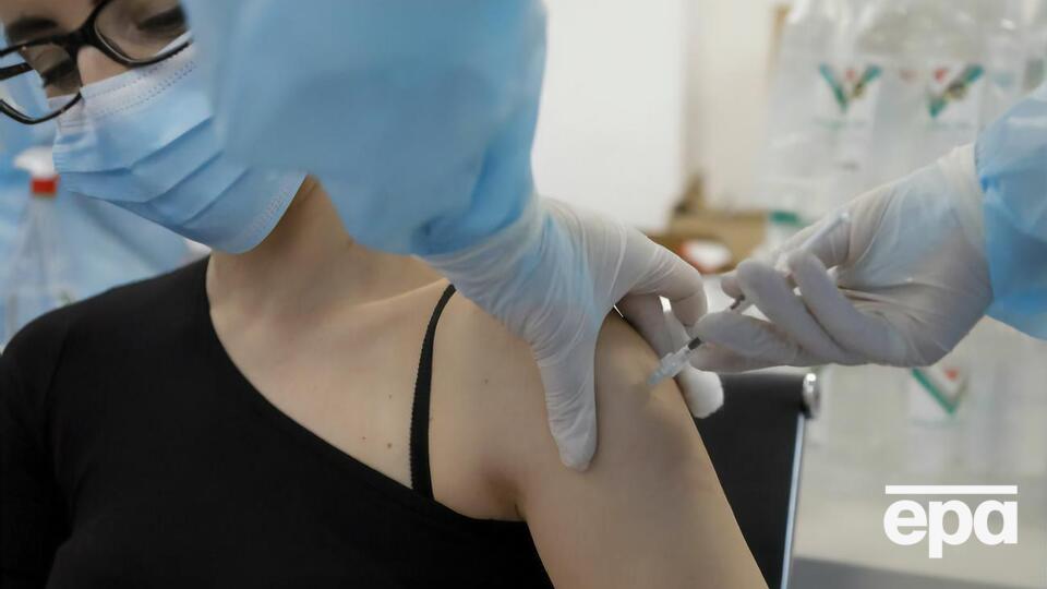 Для вакцинации против коронавируса в Сербии используют четыре препарата