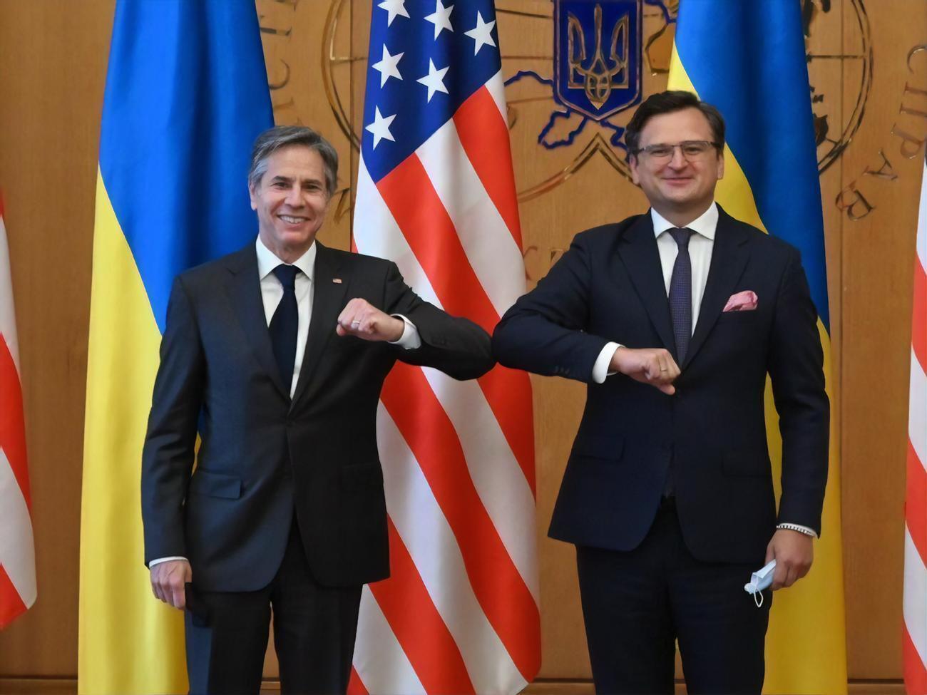 Кулеба назвав Блінкена (ліворуч на фото) колегою і другом