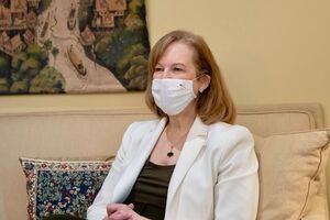 Квін обійняла пост тимчасового повіреного у справах США в Україні на початку 2020 року
