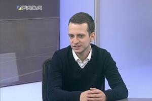 Алексей Устенко: У нас страна – четвертая в мире по стоимости запасов полезных ископаемых. Это могут быть деньги на больницы, пенсии, на зарплаты учителям. Где они?