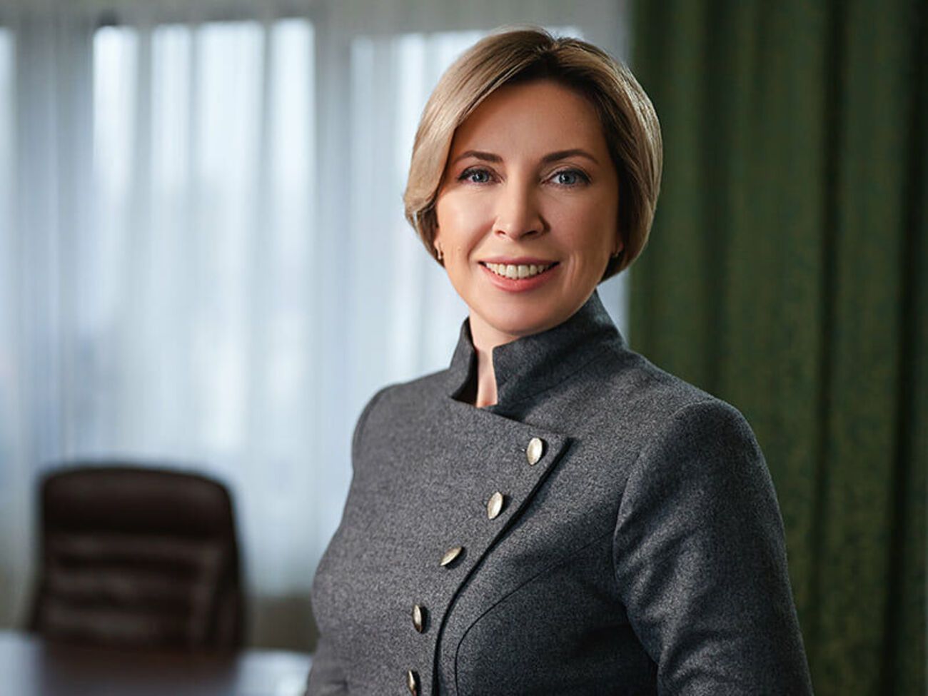 Служебное жилье я не получала. Мы арендовали другую квартиру. При этом надлежащую депутатам компенсацию аренды жилья я никогда не брала
