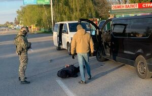 По данным СБУ, для перевозки пассажиров организаторы использовали "маршрут" через РФ и временно неподконтрольные участки госграницы