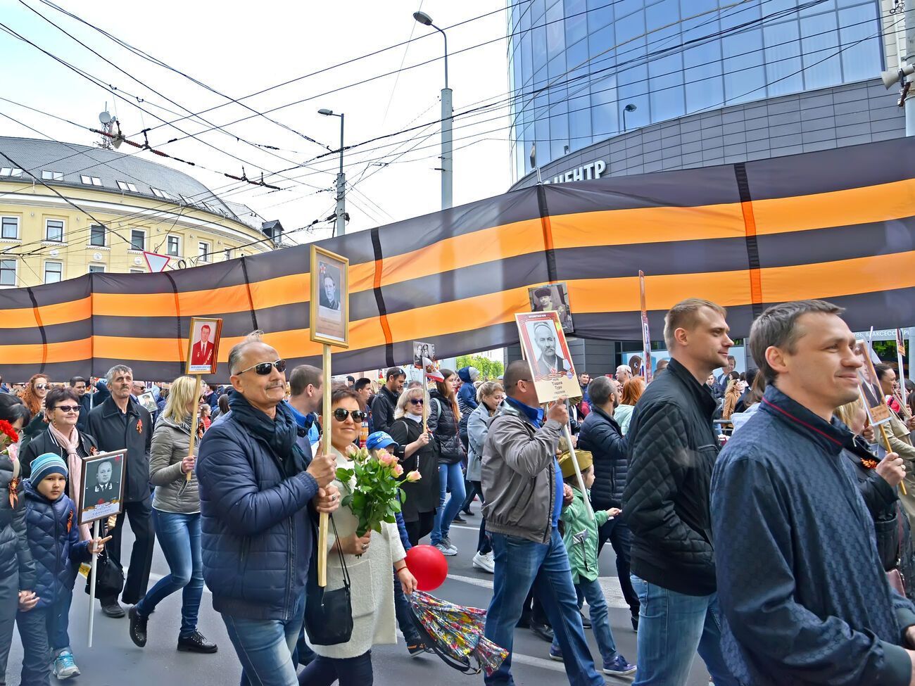 У травні 2017 року Верховна Рада ввела адміністративну відповідальність за носіння георгіївської стрічки