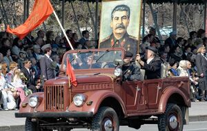 По данным социологов, негативное отношение к Сталину превалирует во всех регионах Украины