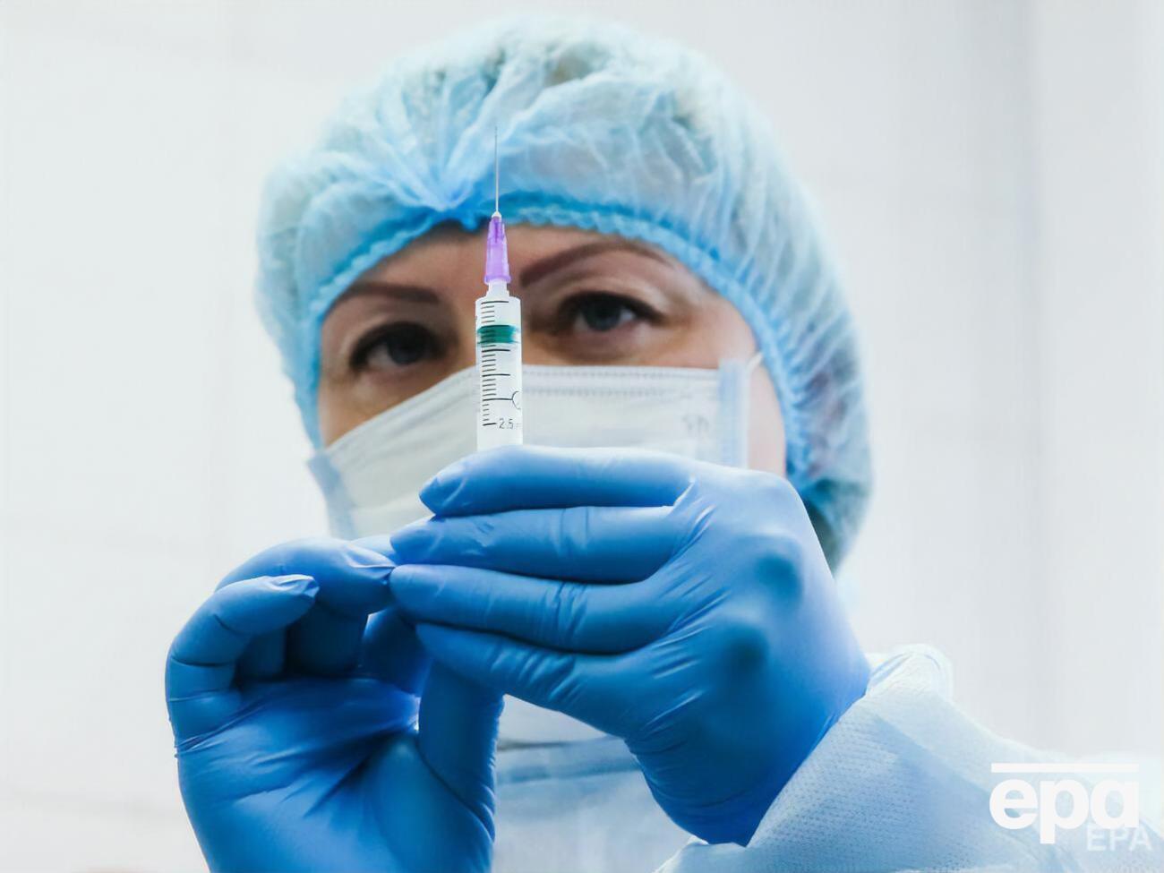 Вакцинация против коронавируса в Украине началась 24 февраля