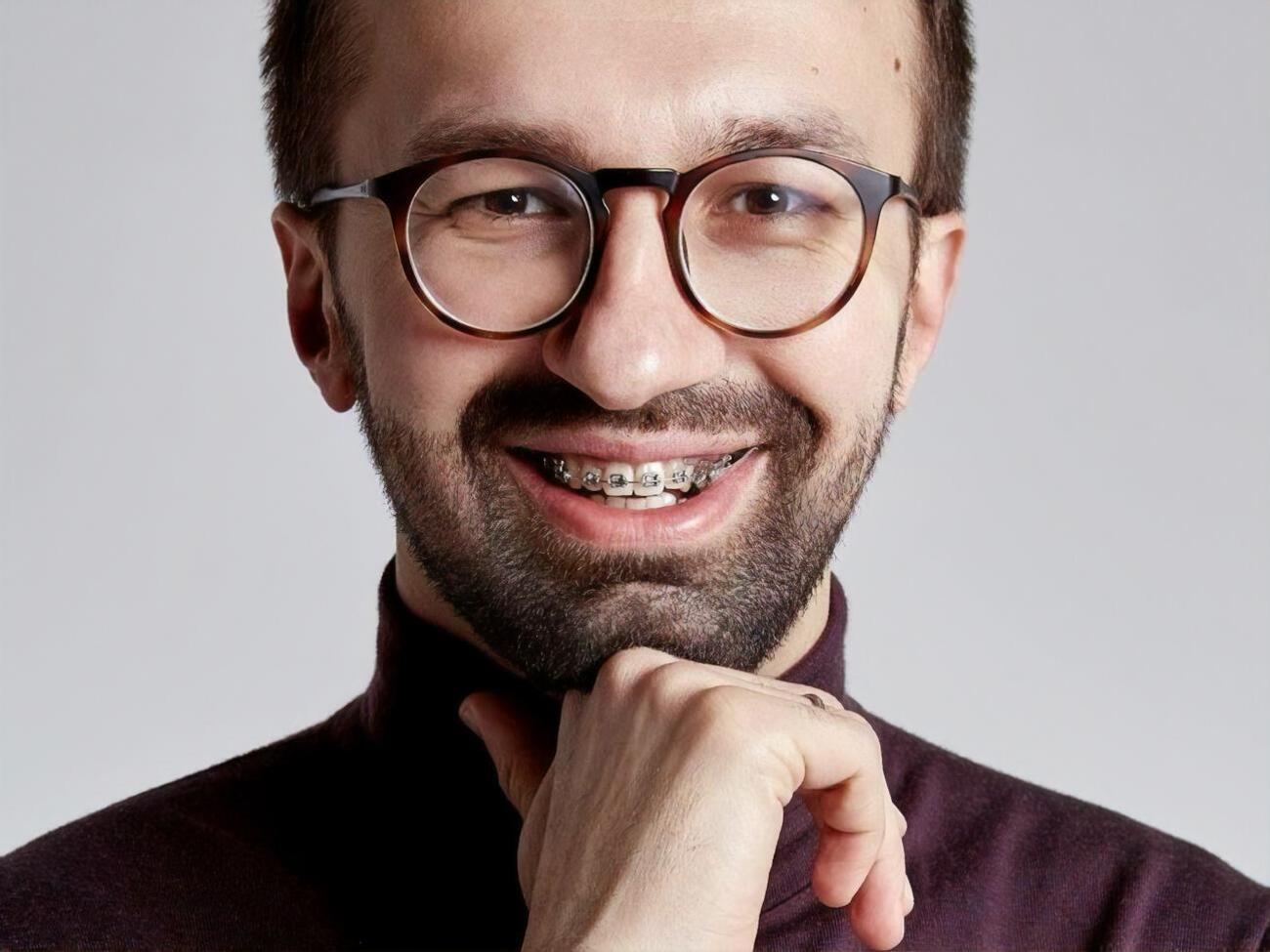 Лещенко пока не реагировал на вопросы