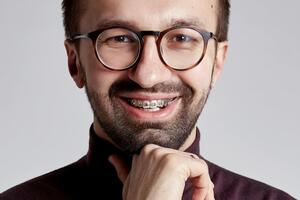 Лещенко пока не реагировал на вопросы