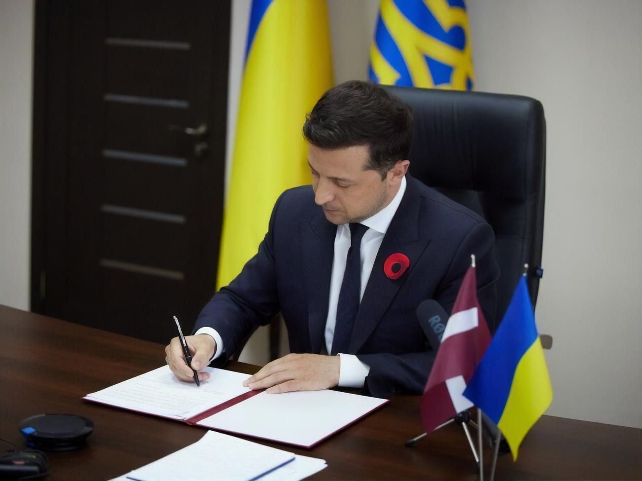 Зеленський (на фото) і Левітс підписали спільну декларацію