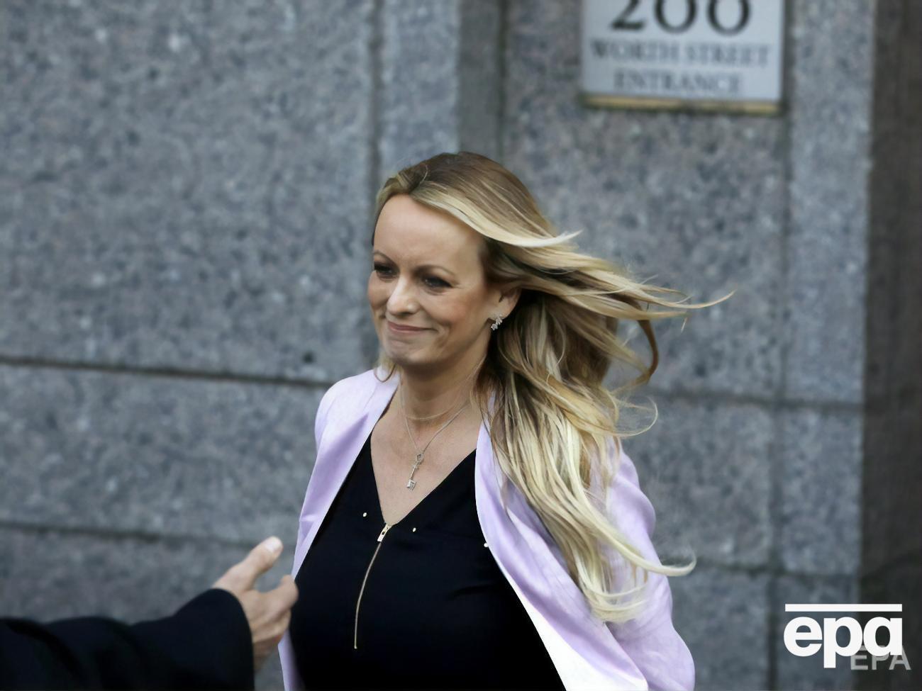 Клиффорд заявляла, что готова вернуть президенту США $130 тыс. за право рассказывать о романе с Трампом