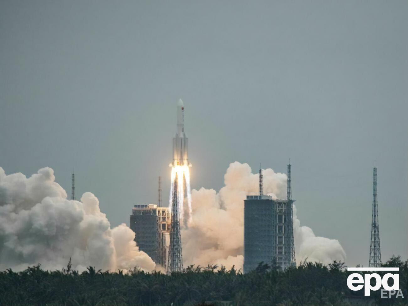 Китай 29 апреля использовал ракету&nbsp;Long March 5B для отправки на орбиту базового модуля "Тяньхэ"
