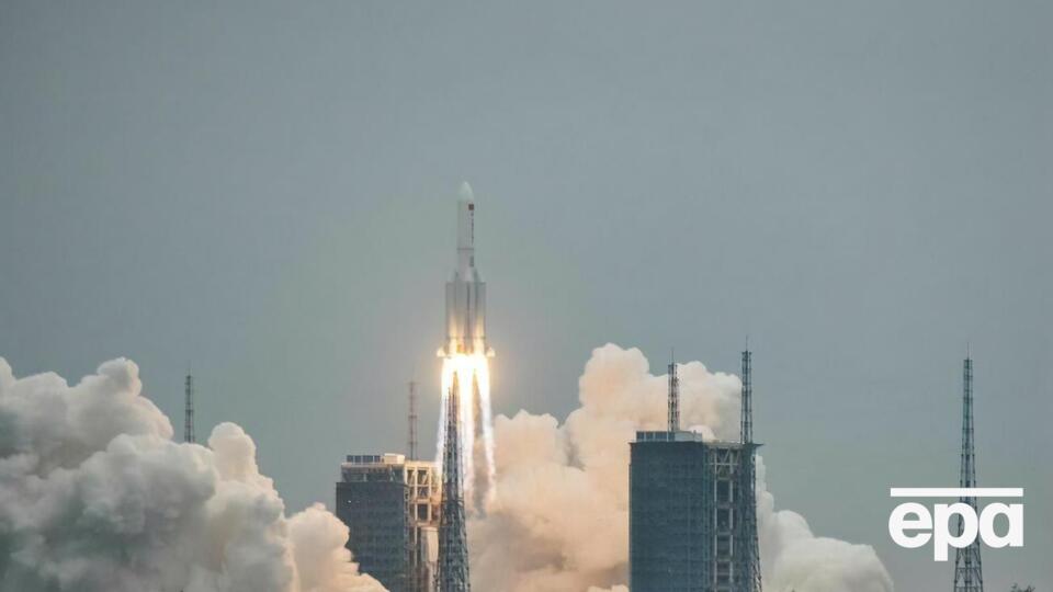Китай 29 апреля использовал ракету Long March 5B для отправки на орбиту базового модуля "Тяньхэ"