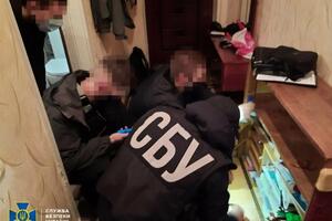 Правоохоронці провели обшуки за місцями проживання фігурантів