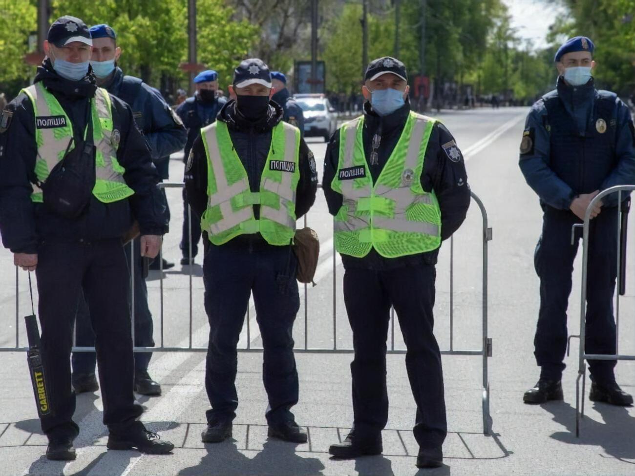 К правоохранителям поступило 38 сообщений о нарушениях во время массовых мероприятий по случаю&nbsp;Дня Победы