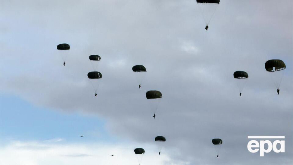 У висадженні десанту брало участь приблизно 600 військових США