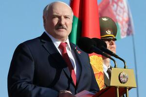 Лукашенко зазначив, що вперше за тисячоліття білорусам пощастило незалежно жити на своїй землі