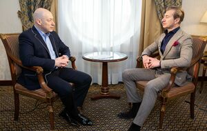 Никитин (справа) рассказал Гордону, как начал заниматься музыкой и продюсированием