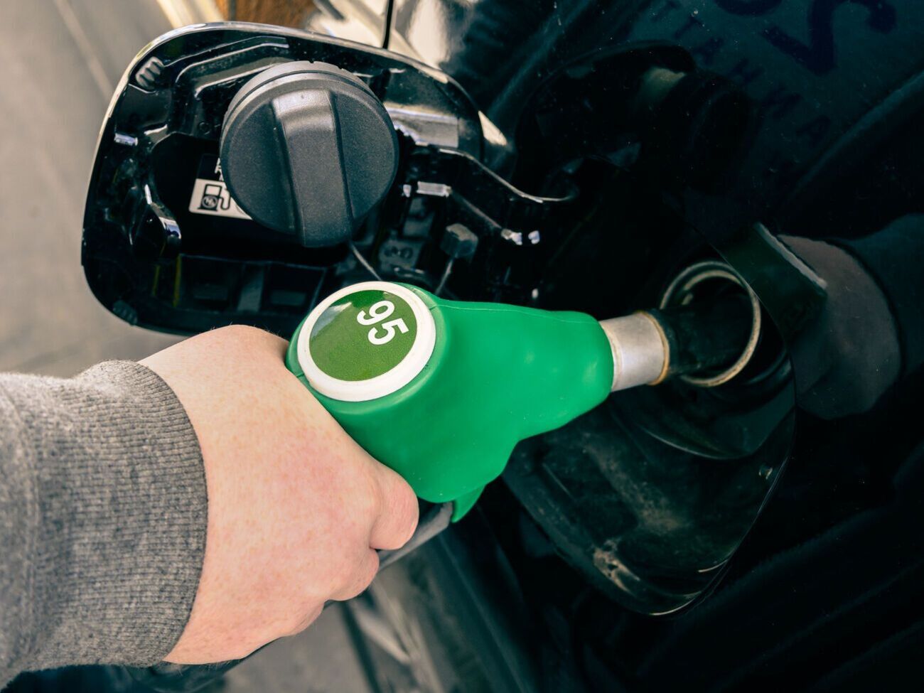 Решение о продолжении поставок бензина марки А-95 в Украину было принято 31 мая