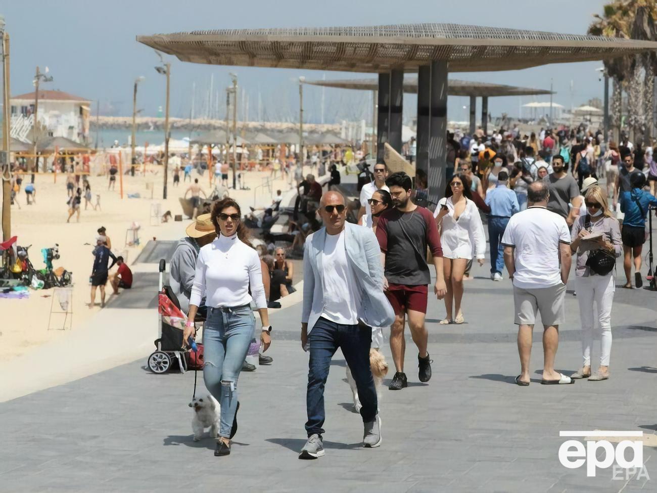 В Израиле полностью привили от коронавируса более половины населения