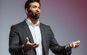 Салем: Постоянно попадаю в какие-то неловкие ситуации