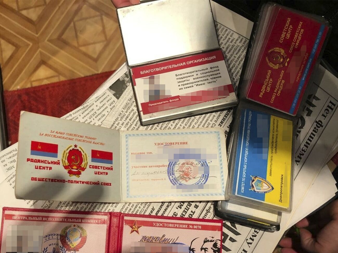 Во время обысков правоохранители обнаружили документацию фейковых "народных советов"