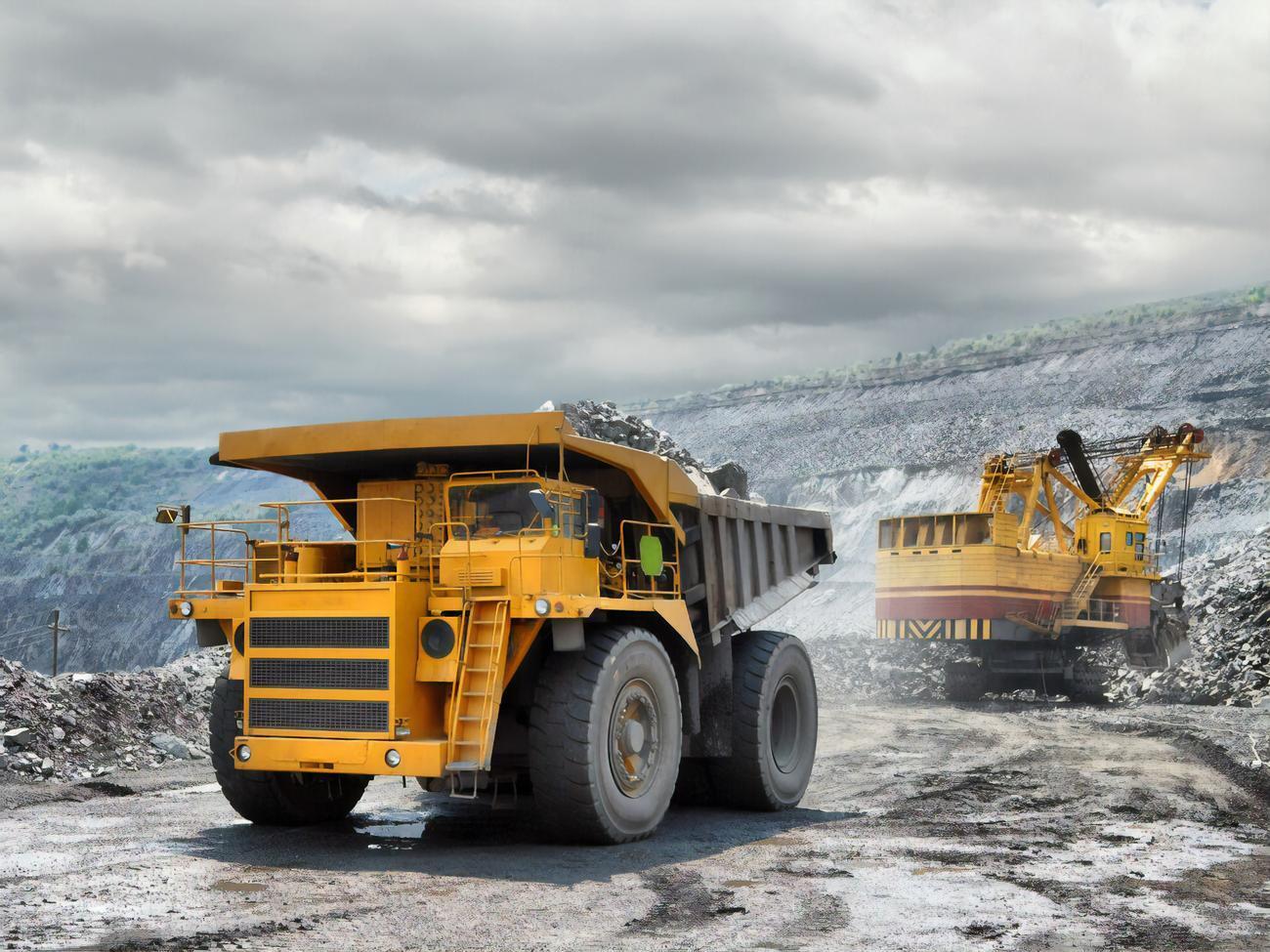 Руководитель предприятия наладил добычу строительного камня андезита на территории Хустского района