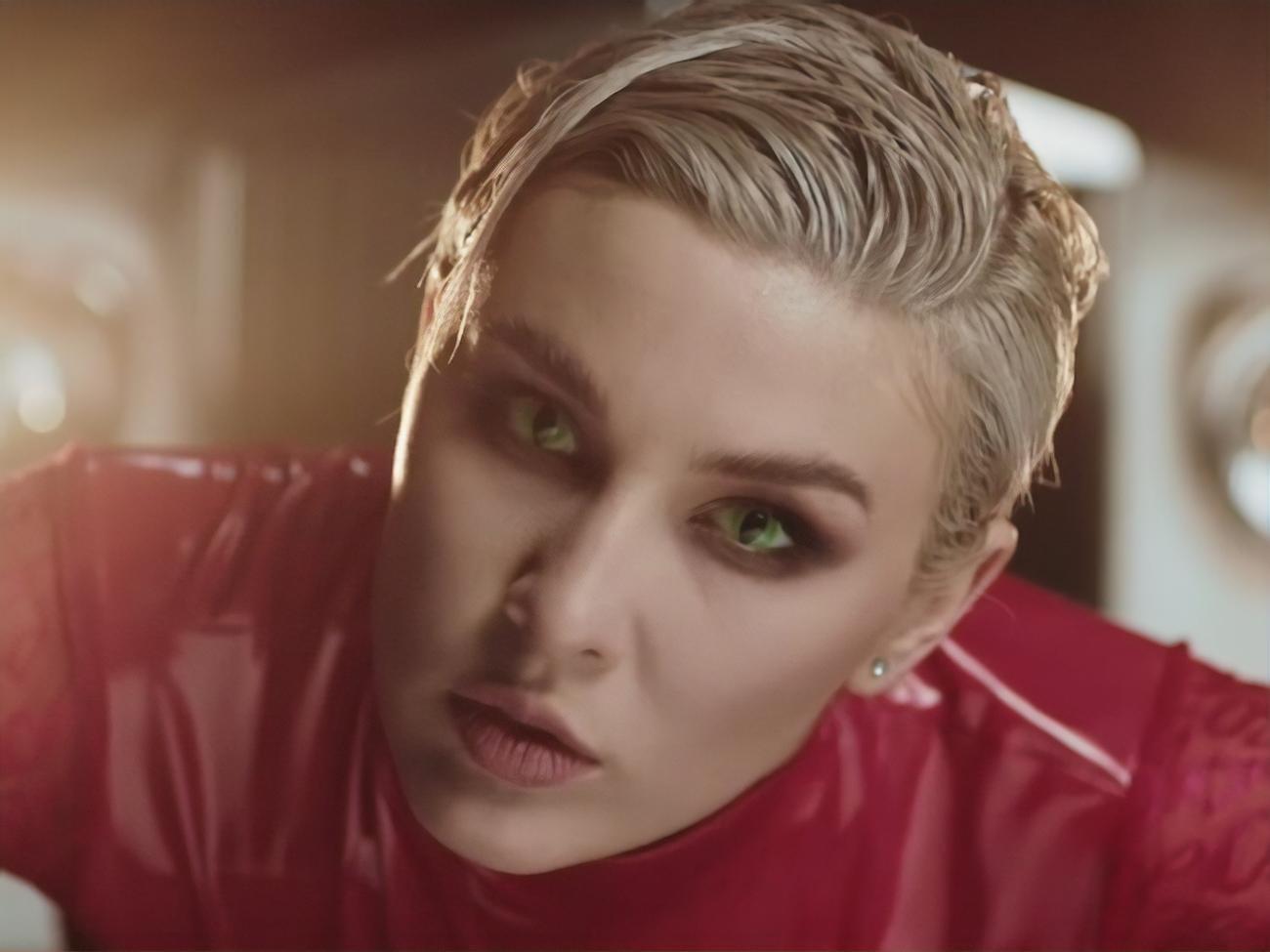 Maruv исполнила эротический танец