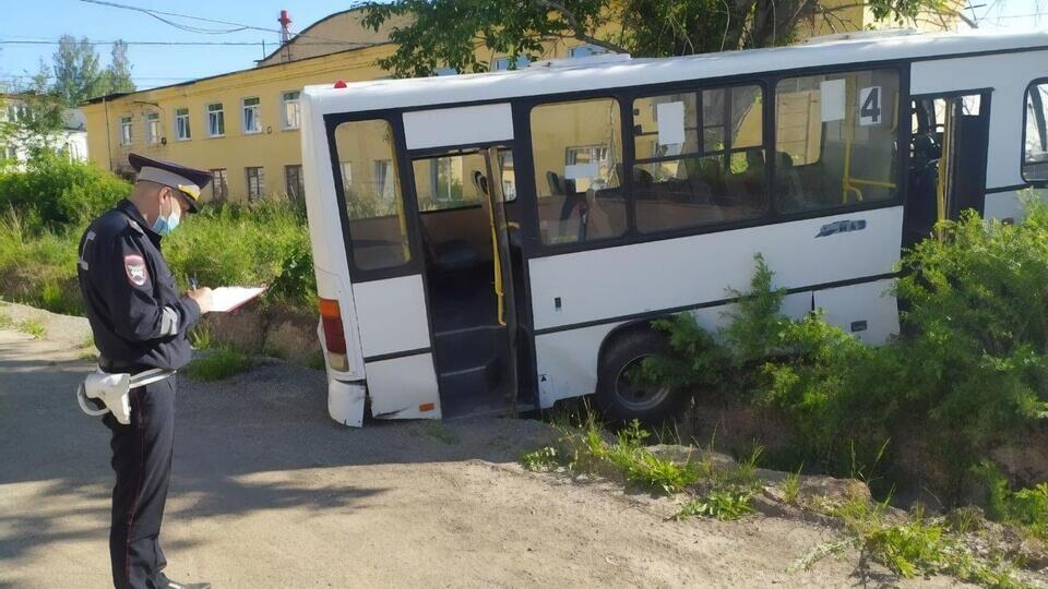 По предварительным данным, у автобуса отказали тормоза