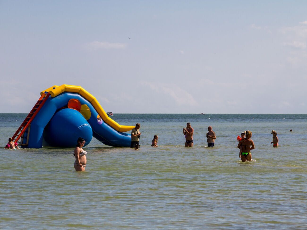 Пункты вакцинации от COVID-19 откроются в Геническе, Скадовске и Новой Каховке, сообщили в Херсонском облсовете