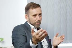Щуцький: Контрабанда зараз інша, вона вийшла на інший рівень. Вони не відстрілюються, як у 90-х, зараз це переросло в медіавійни