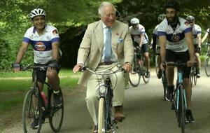 Принц Чарльз является одним из основателей благотворительного фонда British Asian Trust