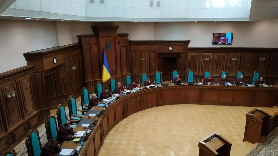 Часть судей КСУ требуют допустить на заседания Тупицкого и Касминина