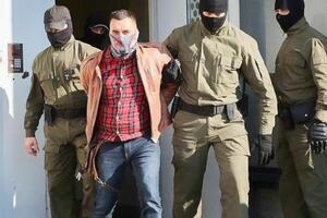 На засіданні Латипов був прикутим наручниками до конвоїрів