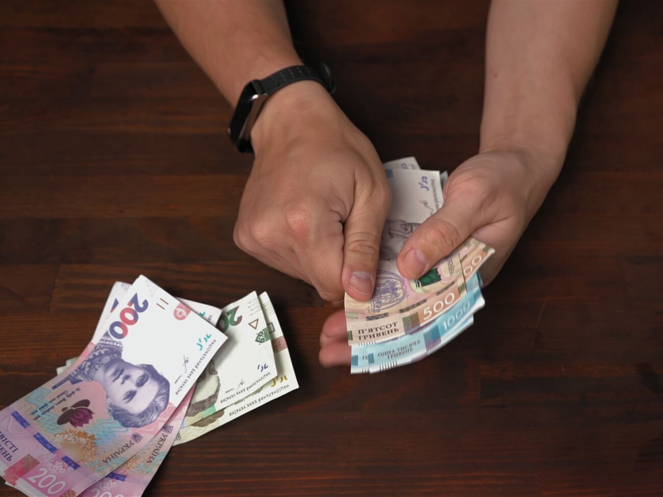 По мнению украинцев, коррупция также распространена в прокуратуре